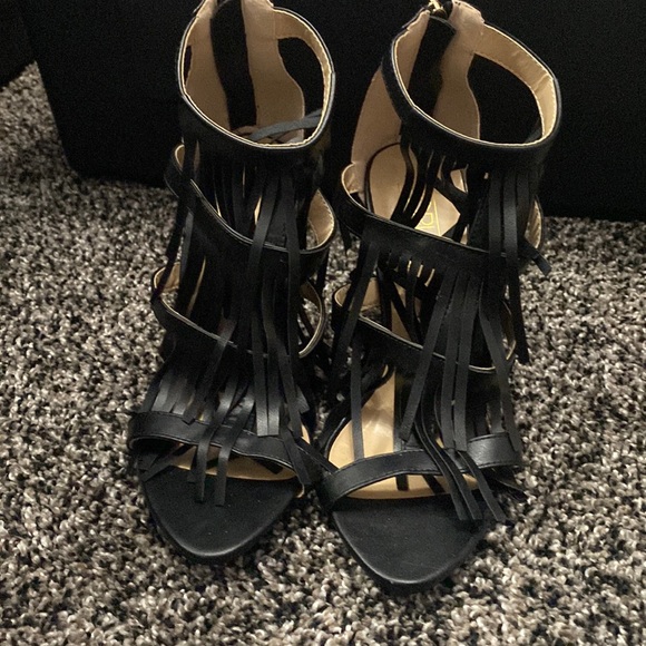 fringe heels - Picture 1 of 3